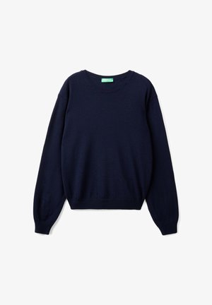 Donkerblauwe lange mouwen crewneck trui met ribgebreide manchetten en onderrand, plat gelegd op een witte achtergrond.