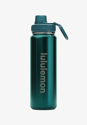 Metal vandflaske i dyb teal med struktureret greb og flip-top låg. Præget med "lululemon" logo i guld. Glat, cylindrisk design.