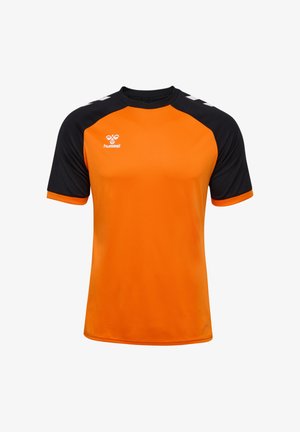 Sportshirt met korte mouwen, een oranje lichaam en zwarte mouwen, met een wit hummel-logo op de linkerborst.