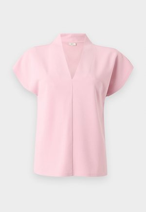 Lühikeste varrukatega roosa V-kaelusega pluus, mille lõige on lõdvestunud, valmistatud siledast kangast. Omab minimalistlikku disaini ja peeneid õmblused detaile.