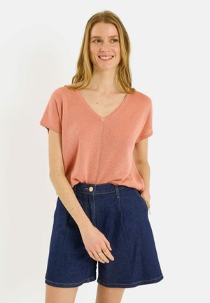 Grain de Malice, PULL BRILLANT MANCHES COURTES - Camiseta estampada - pêche