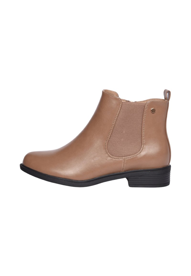 Stivale alla caviglia in pelle color tan con pannelli laterali elasticizzati, punta arrotondata e tacco piccolo. Finitura liscia con una leggera lucentezza e linguetta sul retro.