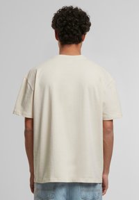 Urban Classics LOOSE TEE - T-shirts - whitesand