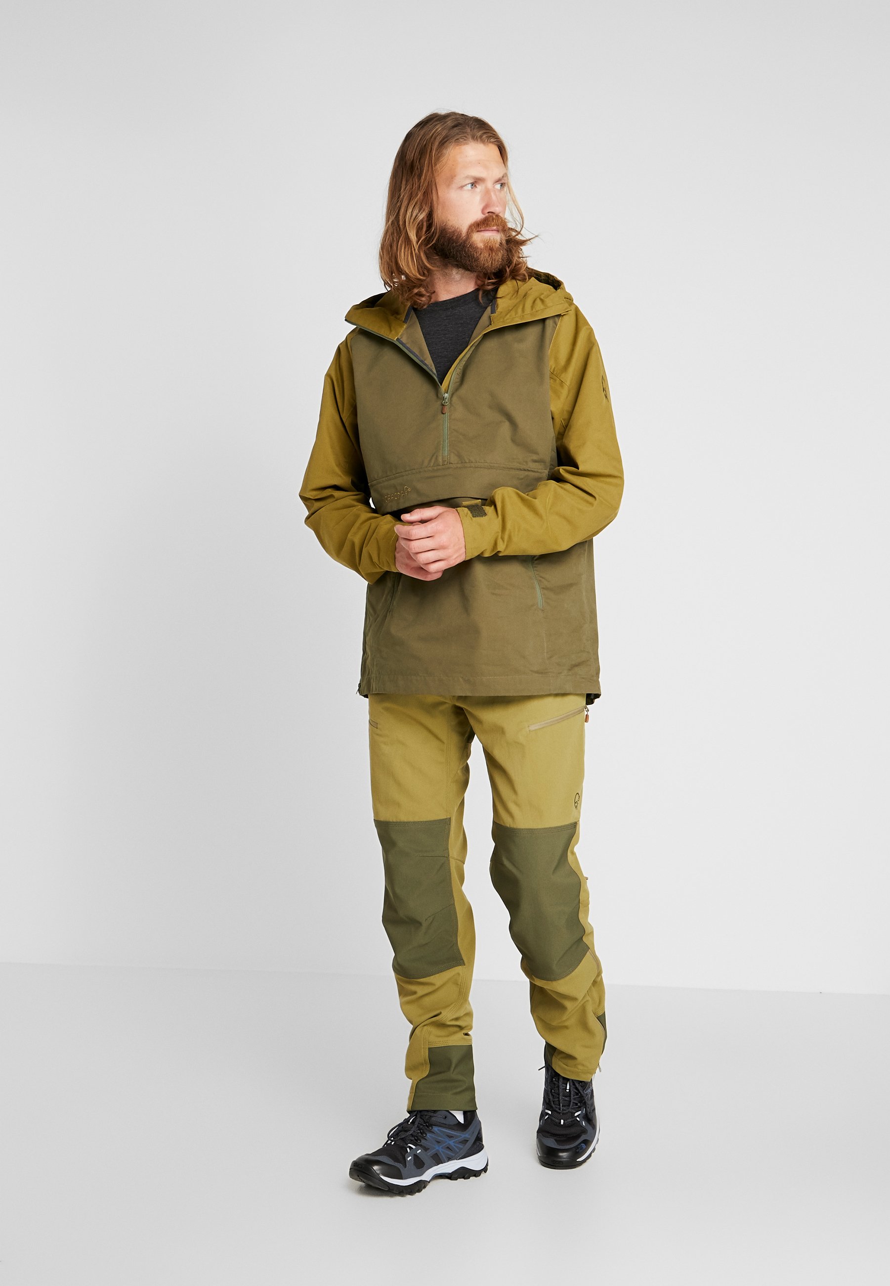 Norrøna SVALBARD HEAVY DUTY PANTS Bukse olive drab Norrøna SVALBARD PANTS Bukse olive drab Zalando.no