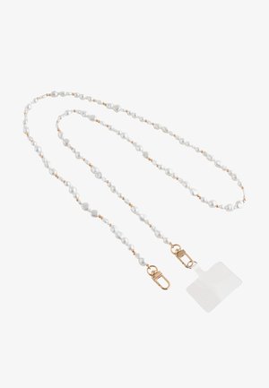 Nyaklánc stílusú fehér gyöngyös nyakpánt arany rák kapcsokkal és egy átlátszó műanyag igazolványtartóval.