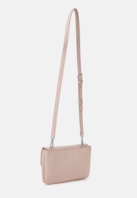 Calvin Klein RE LOCK  - Umhängetasche - spring rose