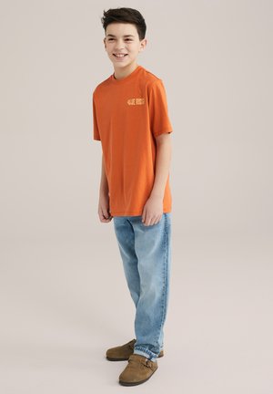- T-shirt z nadrukiem