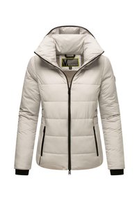 Lichtbeige pufferjack met hoge kraag, ritssluiting, zwarte hardwareaccenten en ribgebreide manchetten; voorzien van gestikt textuur en twee zijzakken.