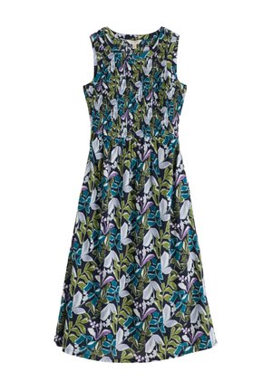 Robe sans manches présentant un motif floral avec des accents blancs, violets et verts sur un fond marine. Corps smocké et jupe à mi-genoux.