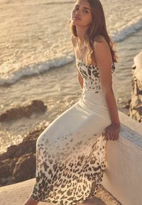 Next BANDEAU SUMMER TALL - REGULAR FIT - Maksikleit - animal