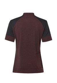 Maillot de cyclisme homme à manches courtes de couleur bordeaux avec des manches raglan gris foncé et une poche zippée sur le côté droit du bas du dos.