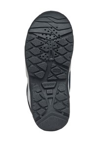 Semelle de chaussure en caoutchouc noir avec des motifs de grip texturés, des trous de drainage et un logo embossé. Présente un design élégant et arrondi. Taille 27.