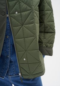 Thumbnail Image 8
