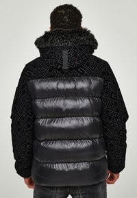 Glorious Gangsta LAVIN Winterjas jet black high shine/zwart