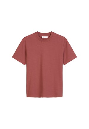 Short-sleeve t-shirt in dusty rose color. Made of soft cotton, featuring a round neckline and a straight cut without patterns or accents.