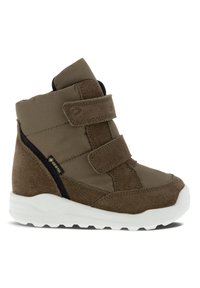 Bruine wandelschoenen met een zachte suede- en waterdichte bovenkant. Voorzien van twee klittenbandsluitingen en een witte rubberen zool met textuur voor grip.