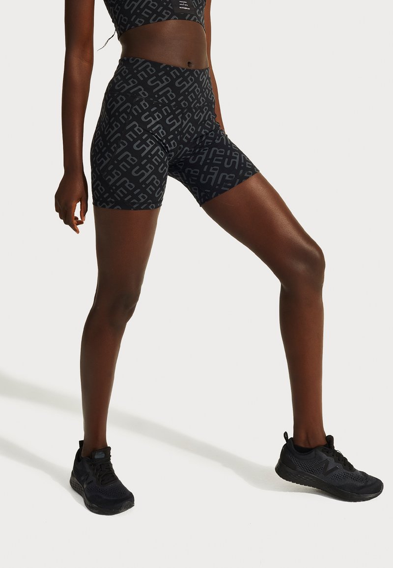 Damen Sportbekleidung | Sweaty Betty SWEATY BETTY X HALLE BERRY POWER BIKER SHORTS Tights black/schwarz - FJ04521 Damen Sportbekleidung | Sweaty Betty SWEATY BETTY X HALLE BERRY POWER BIKER SHORTS Tights black/schwarz - FJ04521
