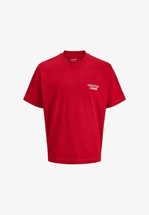 Rde majica iz bombaža s krojem, kratkimi rokavi in belim logotipom "ORIGINALS Studio" na levem prsnem delu.