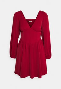 Rotes Kleid mit tiefem V-Ausschnitt, langen Puffärmeln, tailliertem Oberteil und weit ausgestelltem Rock. Hergestellt aus einem glatten, leichten Stoff.