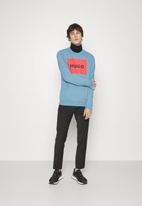 HUGO DURAGOL - Camisola - medium blue