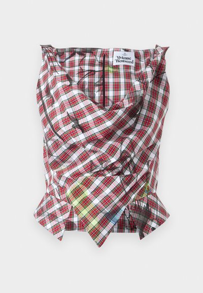 Punavalkoinen ruudullinen yläosa, jossa laskostettu pääntie ja rakenteelliset röyhelöt. Materiaali vaikuttaa kevyeltä, ja siinä on Vivienne Westwoodin merkki.