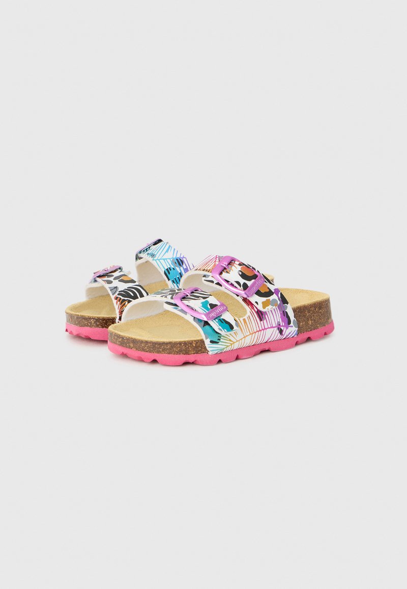 Offene Sandalen mit doppelt verstellbaren pinken Schnallen, mehrfarbigen Blatt- und Tiermotiven auf den Riemen, Korkfußbett und leuchtend pinken Sohlen.