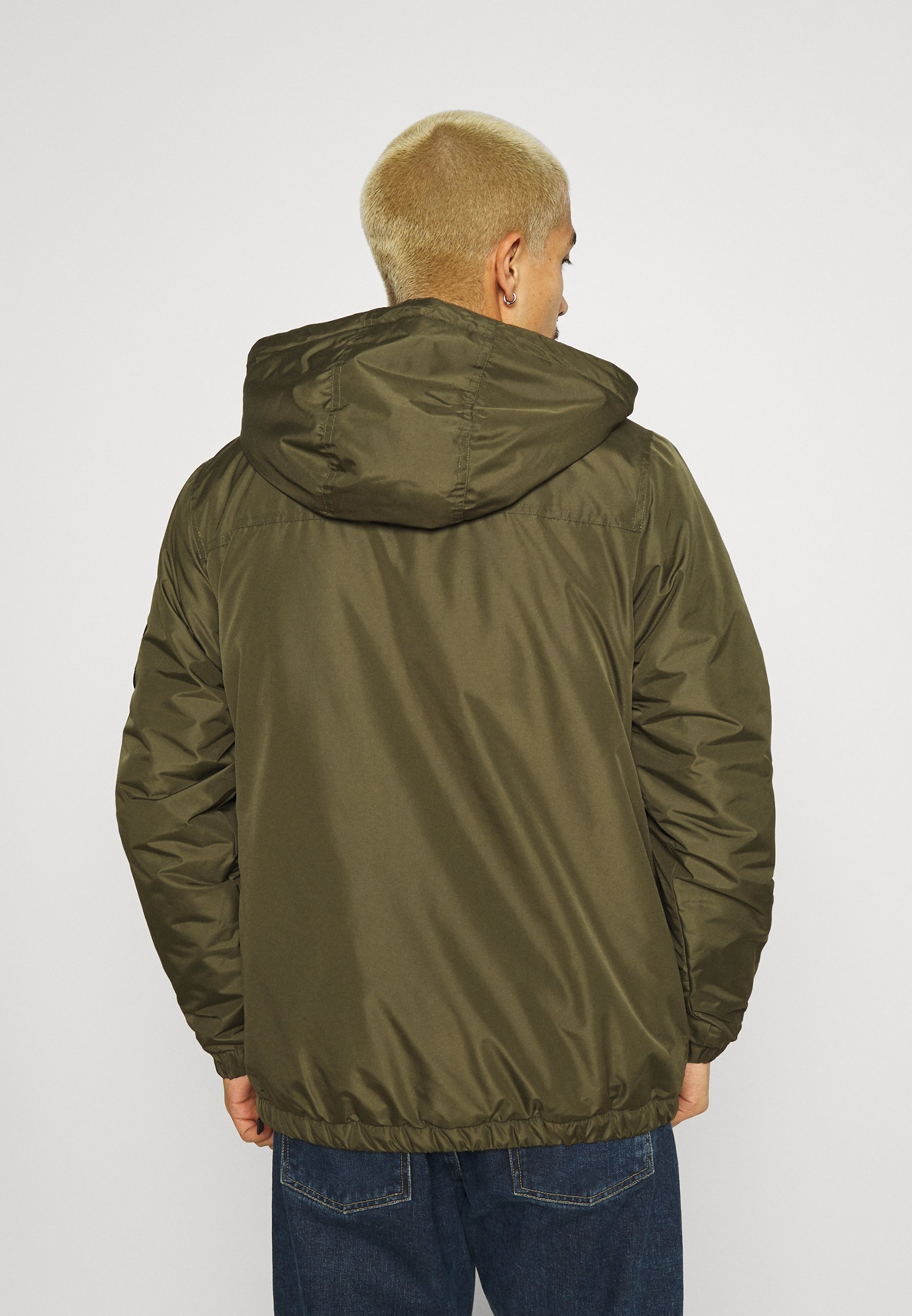 rvca tracer jacket