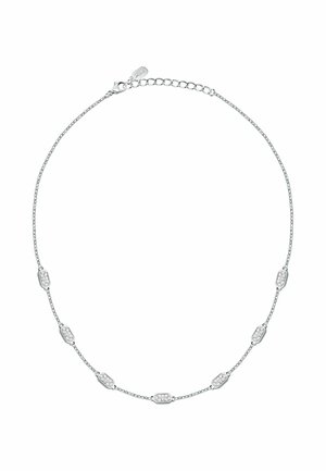 Sølvkæde med syv små rektangulære vedhæng indlagt med krystaller jævnt fordelt langs længden, sikret med en hummerlås.