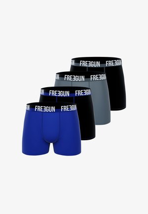 Quatre paires de boxers : un bleu, un gris et deux noirs. Le matériau est lisse avec une large ceinture noire comportant le logo "FREEGUN".