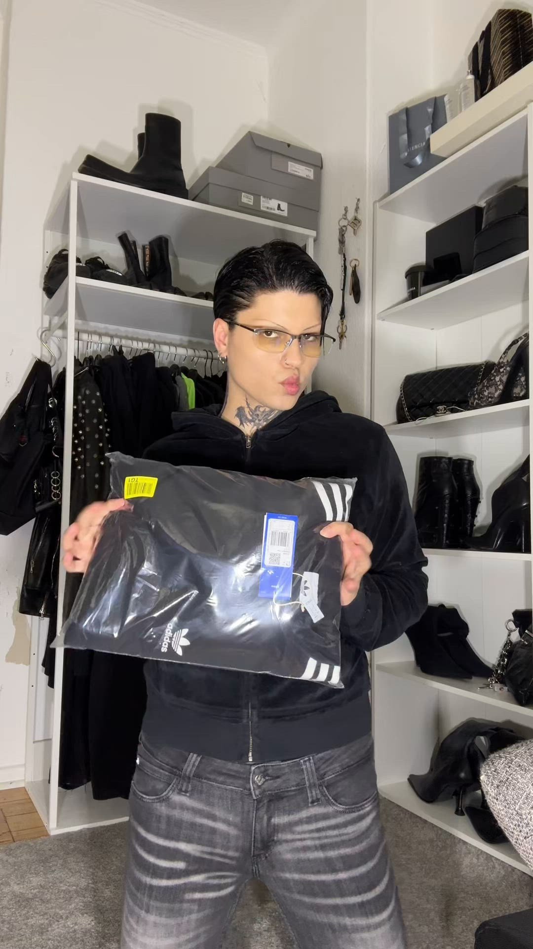 adidas Originals OVERSIZE CREW - Sweatshirt - black - Zalando