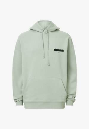 Vaaleanvihreä huppari, joka on valmistettu pehmeästä kankaasta. Hupparissa on etutasku, kiristettävä huppu ja mustalla painatuksella varustettu logo rinnassa.