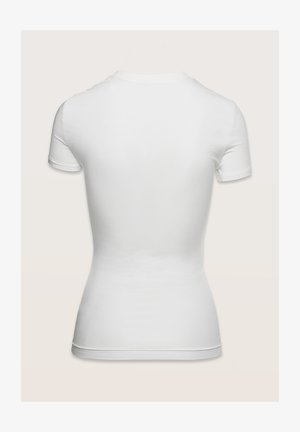 Biela krátka tričko s krátkym rukávom vyrobené z hladkej bavlnenej zmesi, s klasickým okrúhlym výstrihom a priliehavým strihom. Bez vzorov alebo akcentov.