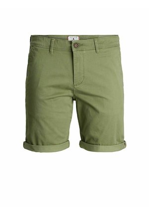 Gröna bomullsshorts med uppvikta muddar, med knappstängning och framfickor. Slät struktur och enkel design.