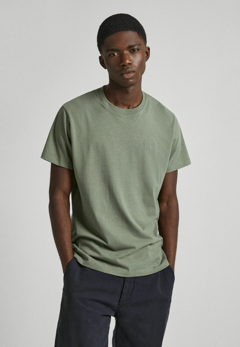 Pepe Jeans - CONNOR - Pamata T-krekls - umber green, Palielināt