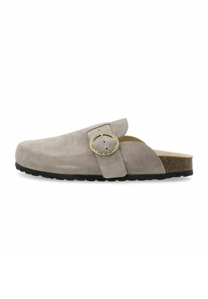 Saboti din suede de culoare gri deschis, cu detalii aurii sub formă de cataramă rotundă pe curea, cu talpă din plută și talpă flexibilă din cauciuc negru.