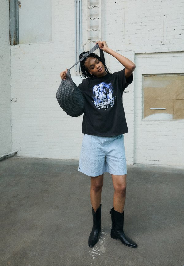 BUFFY TEE  - Print T-shirt3