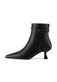 Stivale alla caviglia in pelle nera con punta affilata e tacco quadrato di media altezza. Presenta un design elegante e una cintura con una fibbia rettangolare.