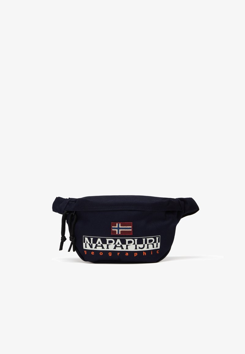 Marsupio in tessuto blu navy con chiusura a coulisse, dotato di toppa con la bandiera norvegese e logo "NAPAPIJRI" in grassetto bianco con accenti arancioni.