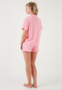LELA REGULAR FIT SET - Komplet pidžame - pink