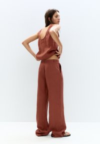 PULL&BEAR JOGGERS - Broek - copper