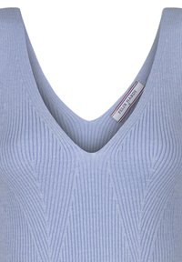 Lichtblauwe gebreide trui met een diepe V-hals en verticale ribbeltextuur. Etiket aan de binnenkant leest "FELIX HARDY," maat "S."