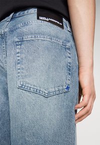 Karl Lagerfeld Jeans BAGGY - Φαρδύ τζιν - green cast blue