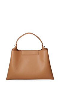 Borsa tote in pelle marrone con una forma strutturata, un manico superiore singolo e una patta rettangolare. Texture liscia e dettagli di design minimalisti.
