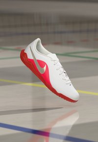 Δεν επιλέχθηκε, white/blur/bright crimson