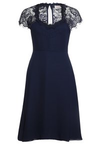 Robe bleu marine longueur genou avec manches courtes en dentelle, empiècement en dentelle, décolleté en V et taille ajustée avec jupe légèrement évasée.
