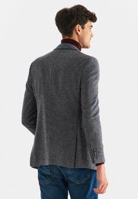 Pako Lorente - Marynarka