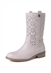 Stivaletto alla caviglia grigio chiaro in pelle, con motivi floreali decorativi ritagliati, tacco basso a blocco e punta arrotondata.