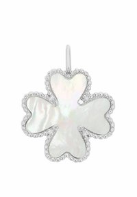 Ciondolo in argento a forma di fiore a quattro petali, caratterizzato da un'inserto in madreperla bianca iridescente e bordi perlacei per creare texture.