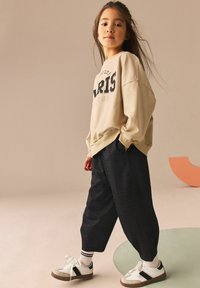 Next BARREL LEG JOGGERS SET - Trainingsanzug - ecru