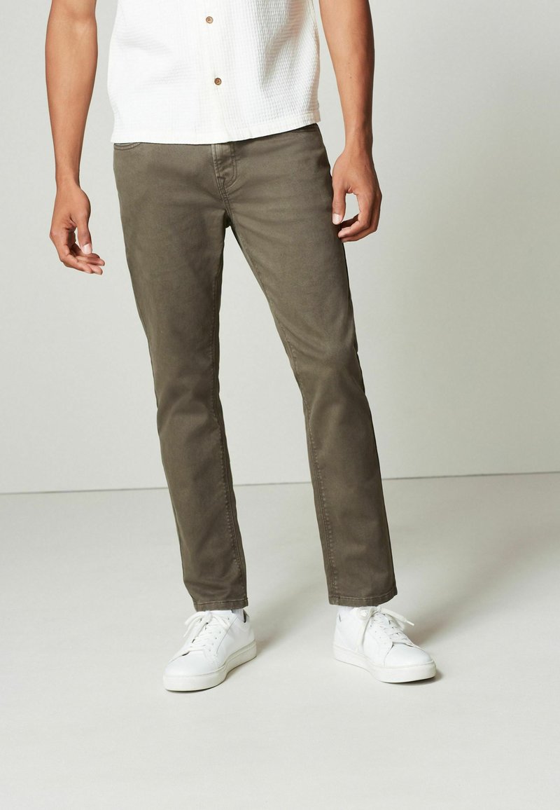 Next AUTHENTIC STRETCH Jeans Slim Fit khaki green/grün Zalando.de